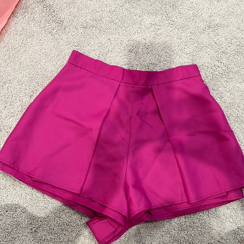 High waisted fuchsia shorts